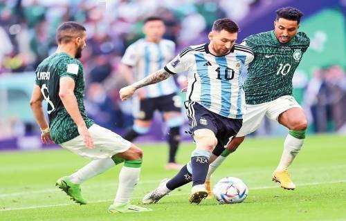 米娜聊起前同事，直言周姐被恋爱迷双眼，网友：这都什么上古传说