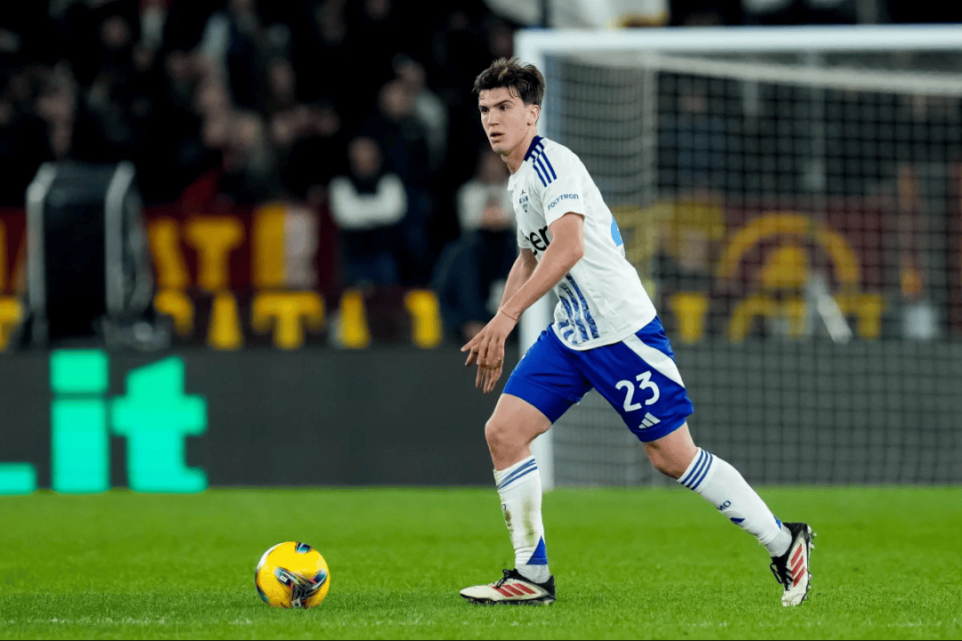 西甲积分榜：黄潜7净胜球登顶 巴萨皇马分列2、3 马竞1分排第13